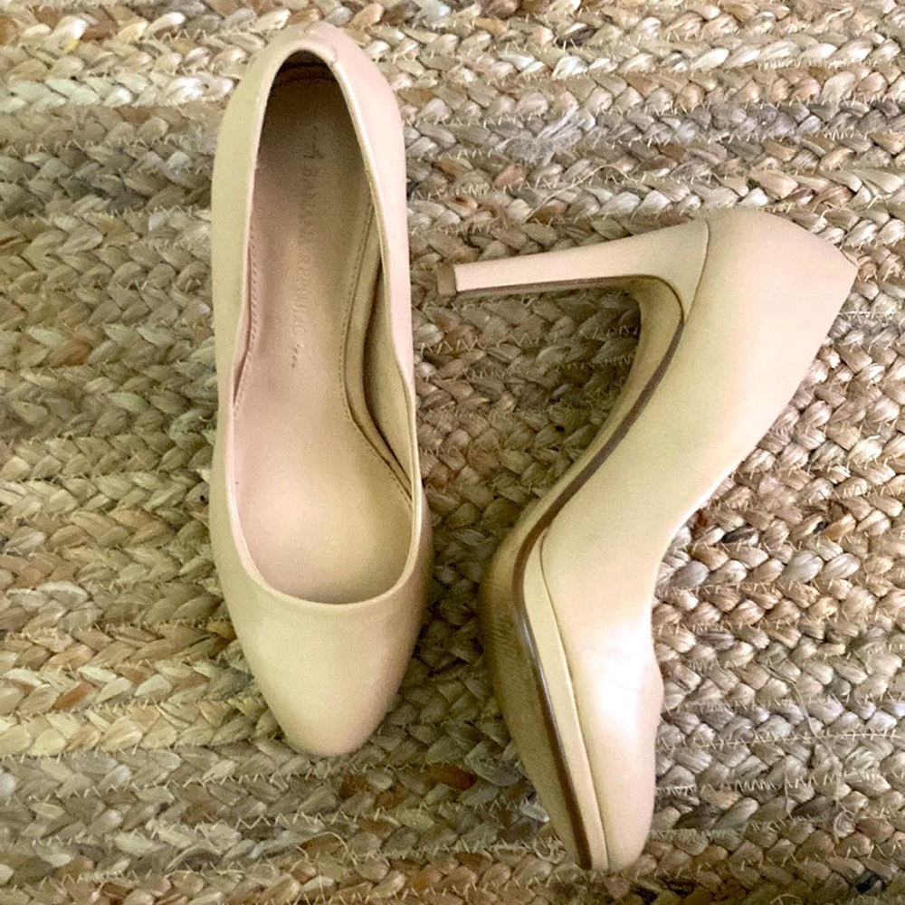 Banana Republic leather heels 6